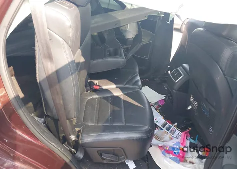 2017 Kia Sorento 3.3L Sx z USA, uszkodzony, nr VIN 5XYPKDA59HG313709